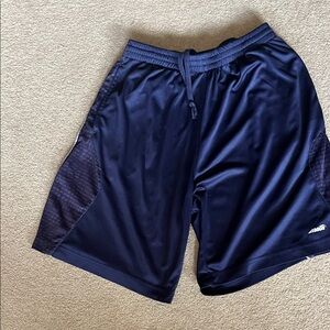 Avis’s men’s shorts